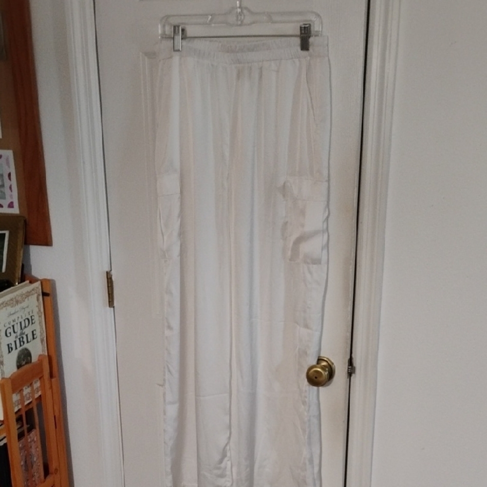 White Wide-Leg PantsXL